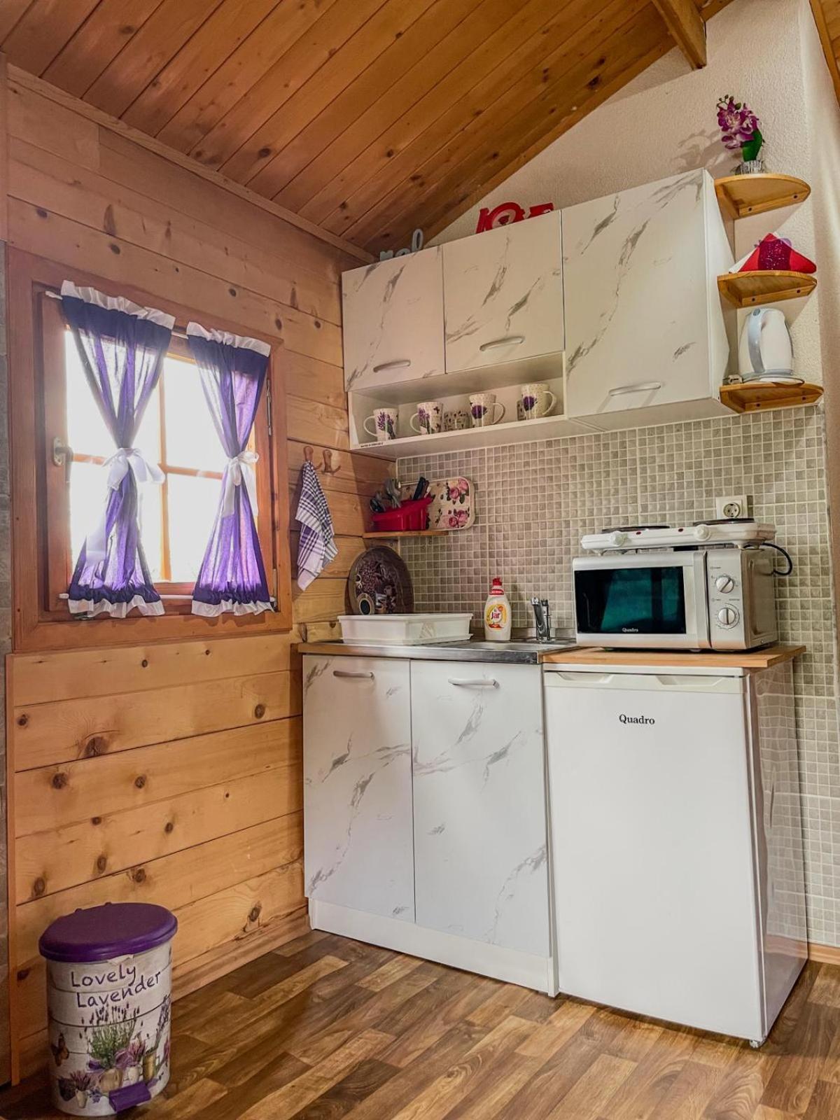 Cottage La Sierra With Jacuzzi Korenica Exterior foto