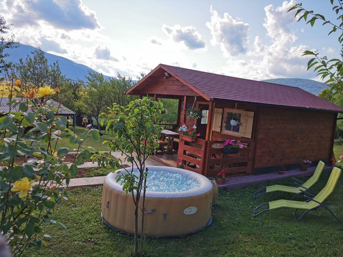Cottage La Sierra With Jacuzzi Korenica Exterior foto