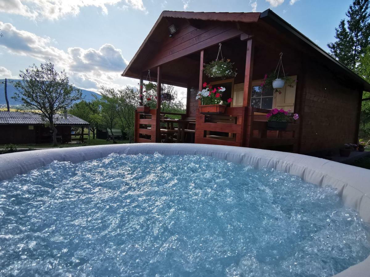 Cottage La Sierra With Jacuzzi Korenica Exterior foto